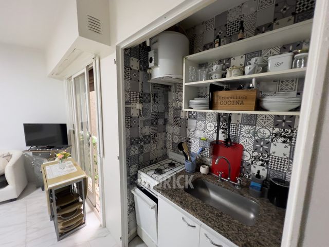 PERON, EVA, AV. al 1500 Piso 5 4