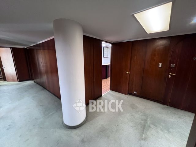 BELGRANO, AV. al 1300 Piso 9 5