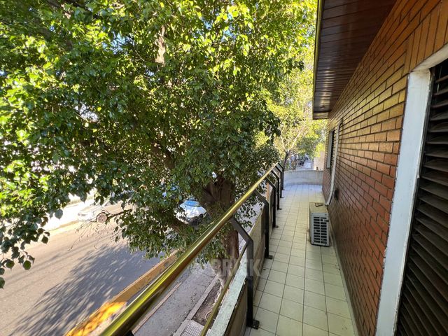 DOBLAS al 1700 Piso PB 32