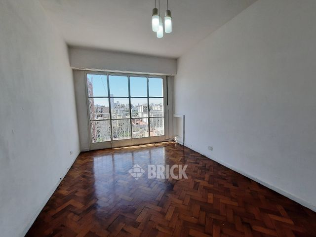 RIVADAVIA, AV. al 2100 Piso 10 3