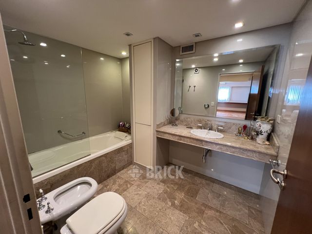 ALBERDI, JUAN B., AV. al 1000 Piso 6 30