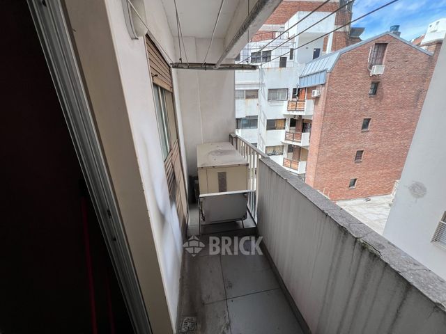 ALBERDI, JUAN B., AV. al 1000 Piso 6 42