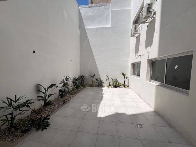 ALVAREZ, JULIAN al 700 Piso PB 4