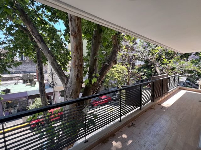 ALVAREZ, JULIAN al 700 Piso 1 4