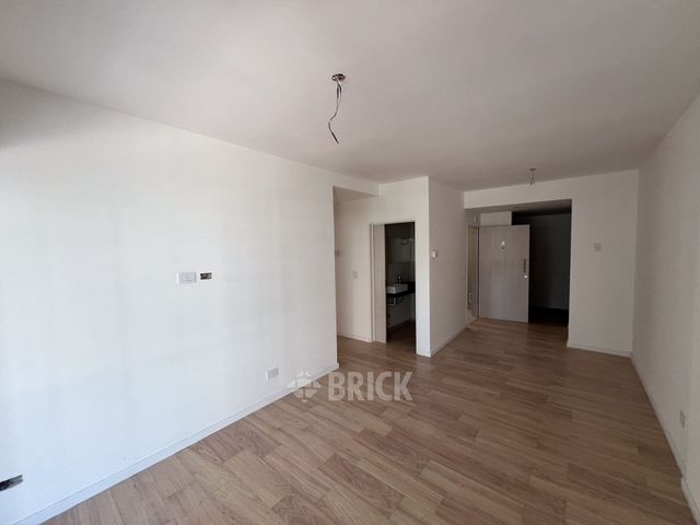 ALVAREZ, JULIAN al 700 Piso 2 3