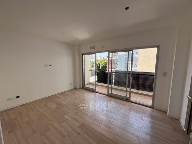 ALVAREZ, JULIAN al 700 Piso 6 1