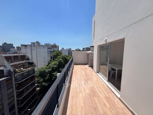 ALVAREZ, JULIAN al 700 Piso 6 19