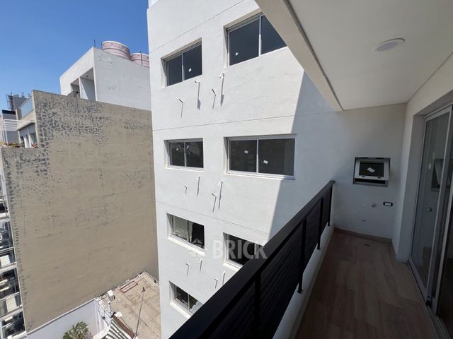 ALVAREZ, JULIAN al 700 Piso 8 5