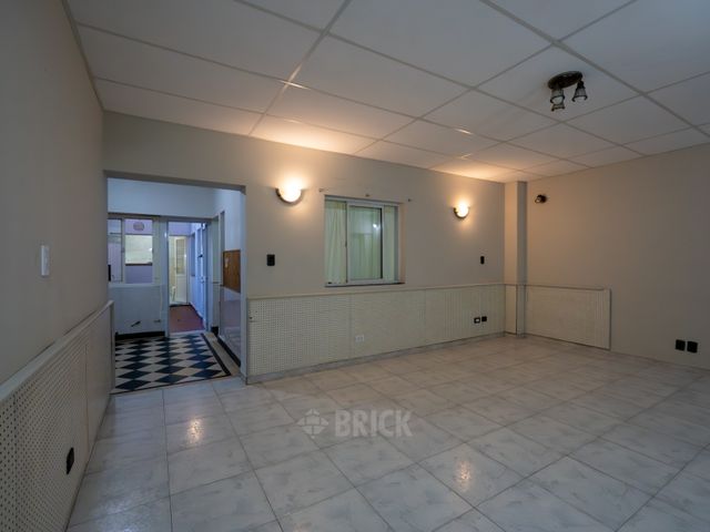 CUCHA CUCHA al 1700 Piso PB 4