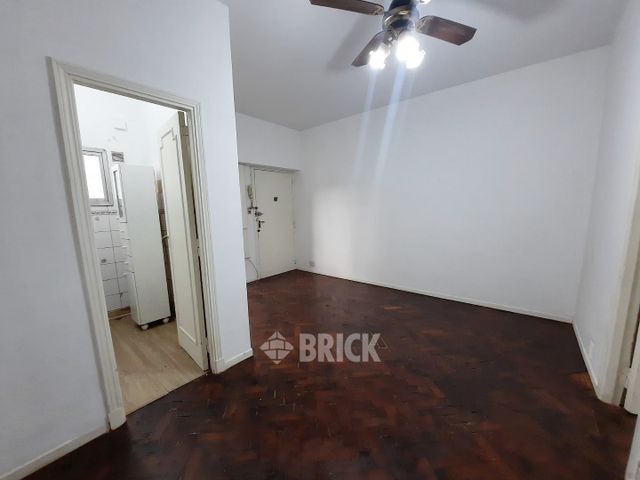 THAMES al 2300 Piso 3 4