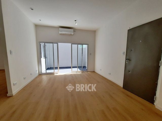 ESPINOSA al 1500 Piso PB 3