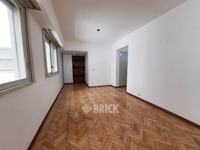 PUEYRREDON, AV. al 1300 Piso 7 5