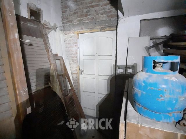YRIGOYEN, HIPOLITO, AV. al 6600 16