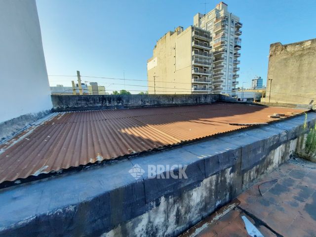 YRIGOYEN, HIPOLITO, AV. al 6600 18