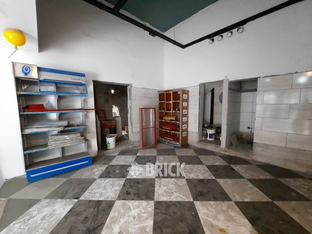 YRIGOYEN, HIPOLITO, AV. al 6600 10