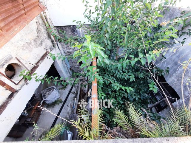 YRIGOYEN, HIPOLITO, AV. al 6600 20