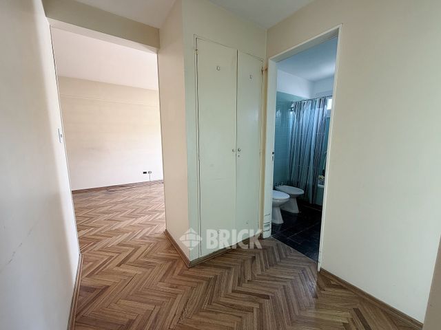 THAMES al 1800 Piso 3 11