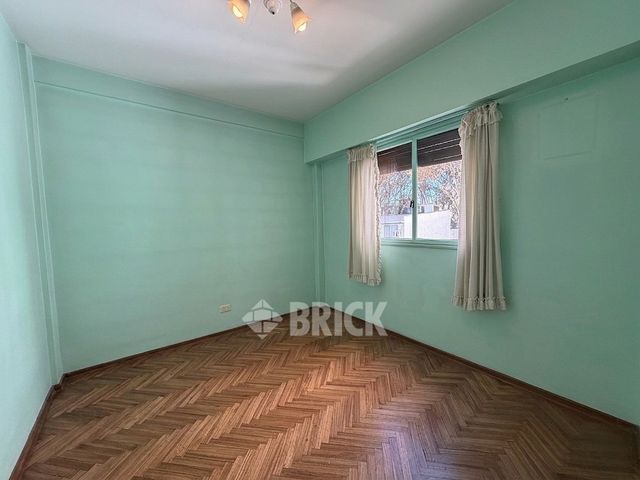 THAMES al 1800 Piso 3 24