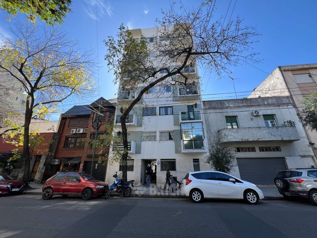 CONDE al 1400 Piso PB 12