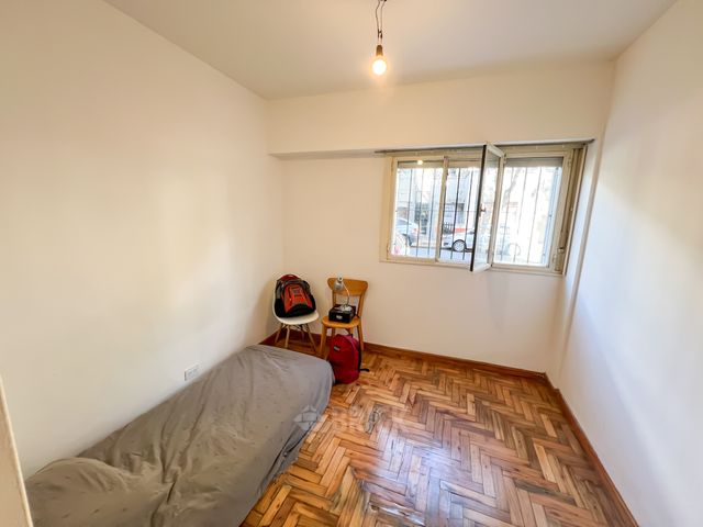 CONDE al 1400 Piso PB 8
