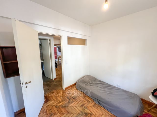 CONDE al 1400 Piso PB 9