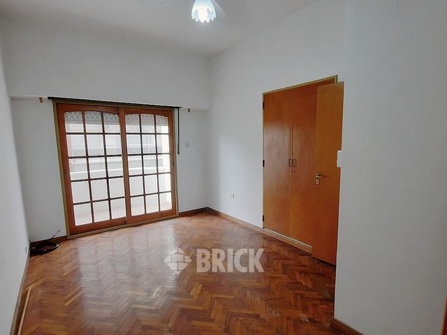 SARMIENTO al 2200 Piso 4 3