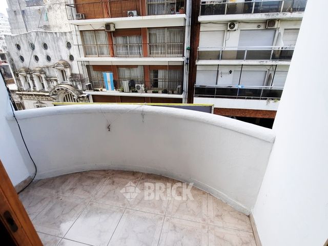 SARMIENTO al 2200 Piso 4 5