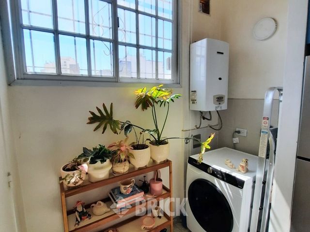RIVADAVIA, AV. al 6200 Piso 2 31