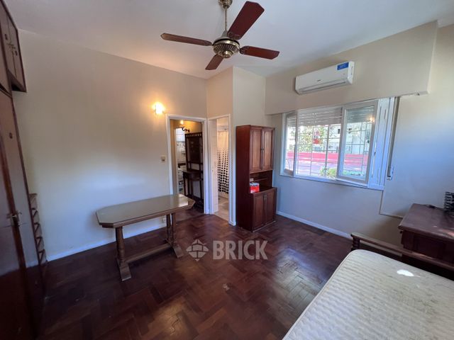 THAMES al 1800 Piso 3 5