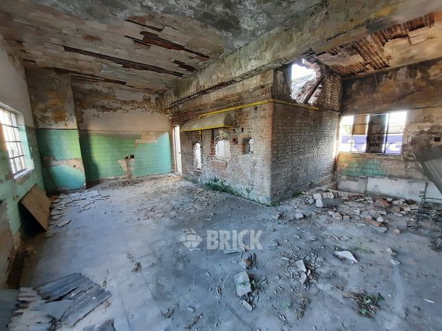 YRIGOYEN, HIPOLITO, AV. al 6600 19