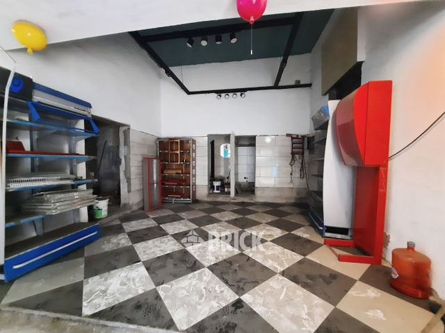 YRIGOYEN, HIPOLITO, AV. al 6600 5