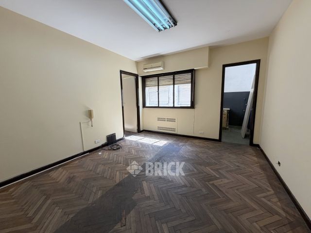 SARMIENTO al 1300 Piso 2 3