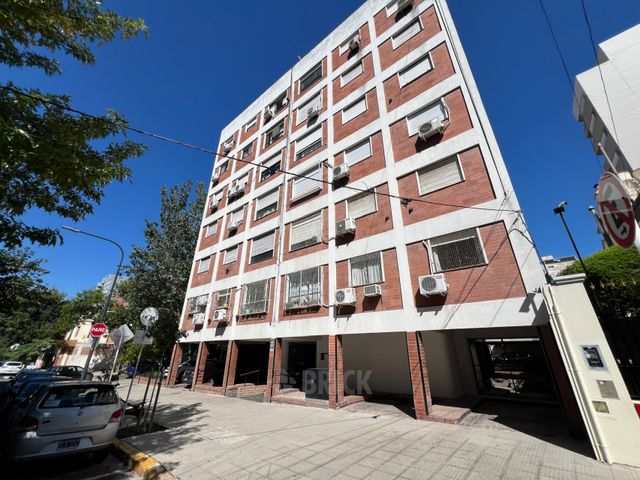 WASHINGTON al 2400 Piso 6 20