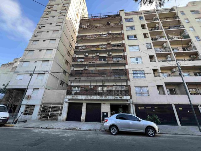 FRANKLIN al 2400 Piso 1 25