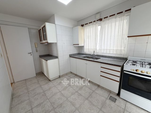 CABRERA, JOSE ANTONIO al 3500 Piso 4 24