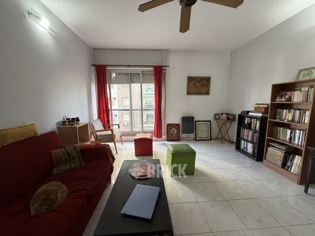 HUMBERTO 1° al 2900 Piso 4 3