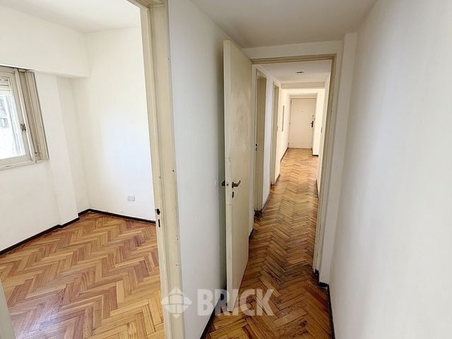 SUIPACHA al 700 Piso 14 16