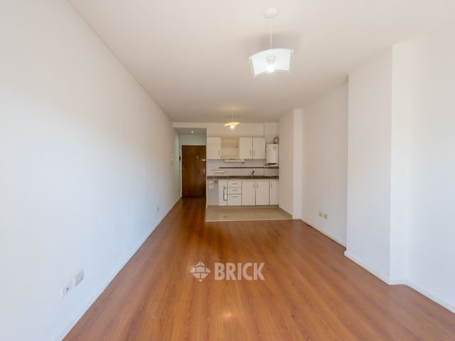 ALVAREZ, DONATO, T. GRAL. al 200 Piso 7 4
