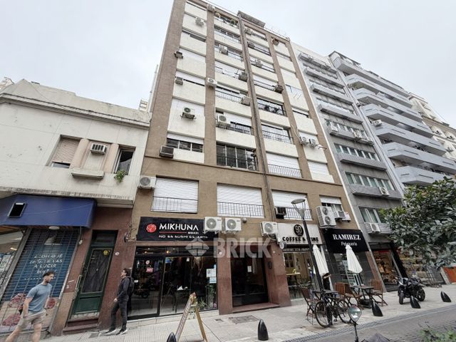 MAIPU al 700 Piso 8 37