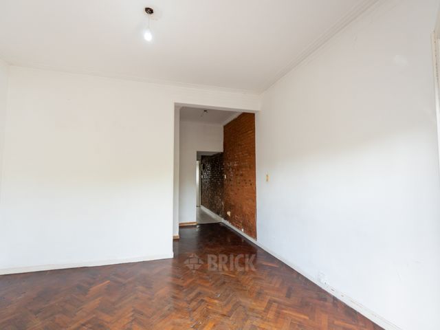 NAON, ROMULO S., DR. al 2200 Piso 2 5