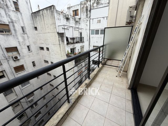 AZCUENAGA al 1100 Piso 9 5