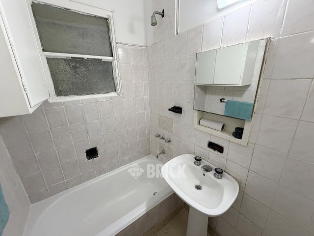 URIARTE al 2400 Piso 4 12