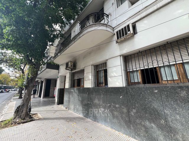ALBERDI, JUAN B., AV. al 2800 Piso PB 21