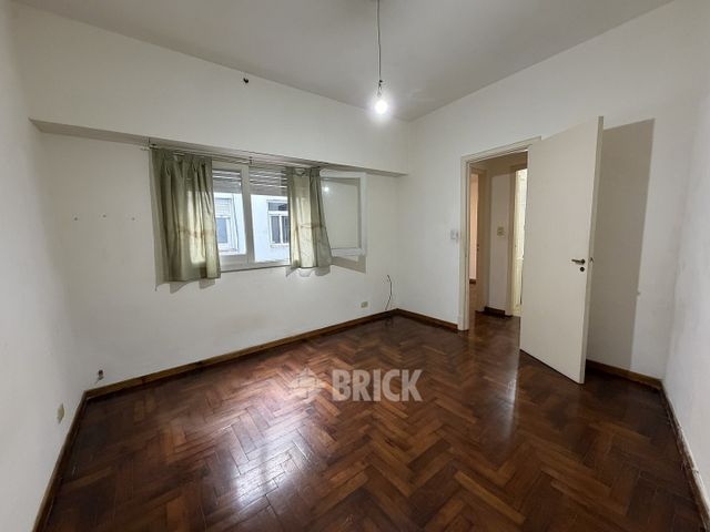 GOMEZ, VALENTIN al 3100 Piso 2 14