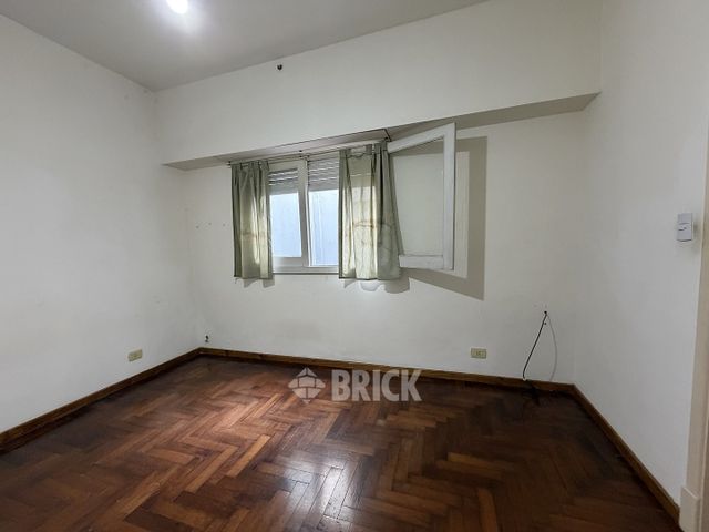 GOMEZ, VALENTIN al 3100 Piso 2 16