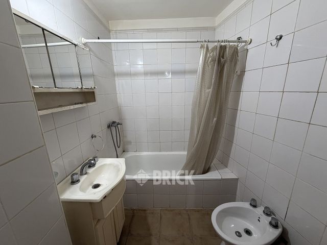 GOMEZ, VALENTIN al 3100 Piso 2 17