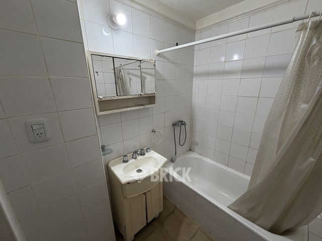GOMEZ, VALENTIN al 3100 Piso 2 18