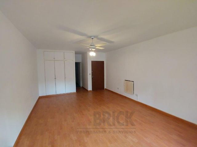 PACHECO DE MELO al 2900 Piso 1 3