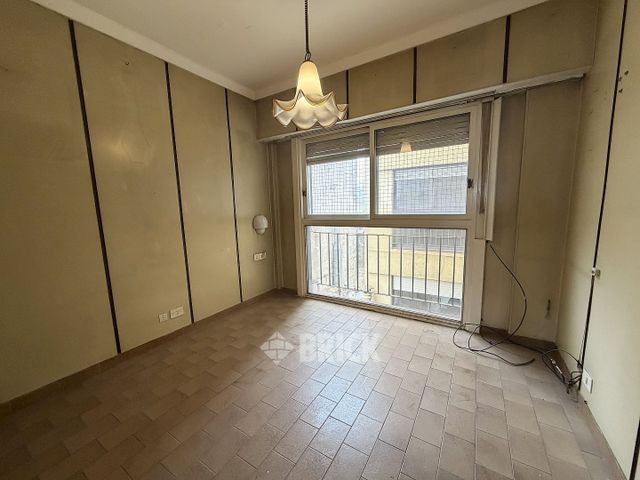 MONTES DE OCA, AV. al 1100 Piso 5 18