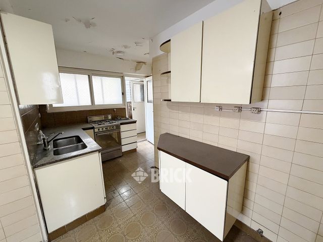 MONTES DE OCA, AV. al 1100 Piso 5 26